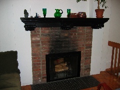 Fireplace (needs cleaning)