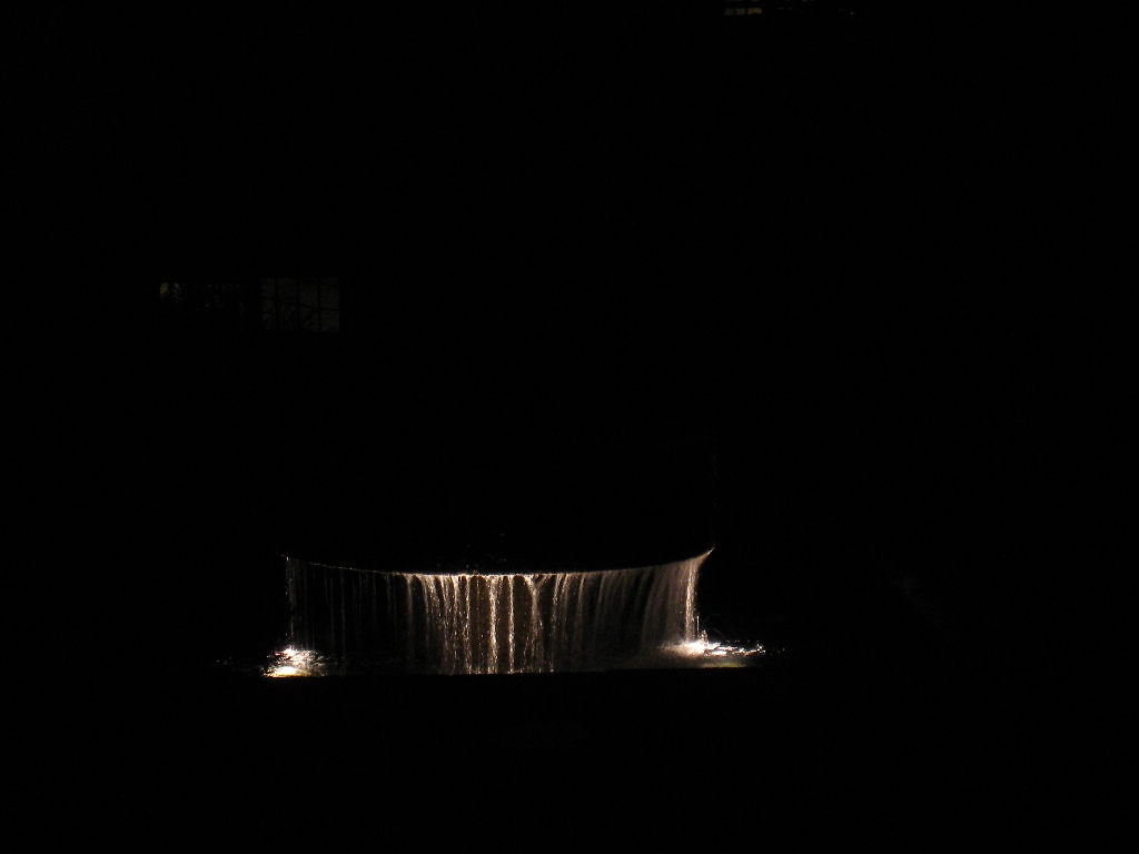 Fountain: SD800IS, no flash