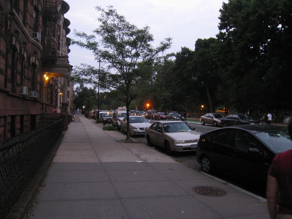 Street: SD800IS, no flash