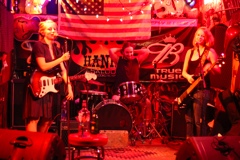 The Lion, the Kitten, & the Cougar - 07