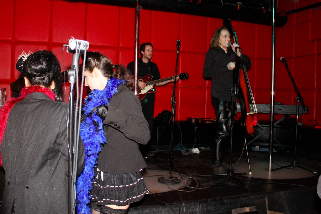 Preparing to serenade Bjorn - 1