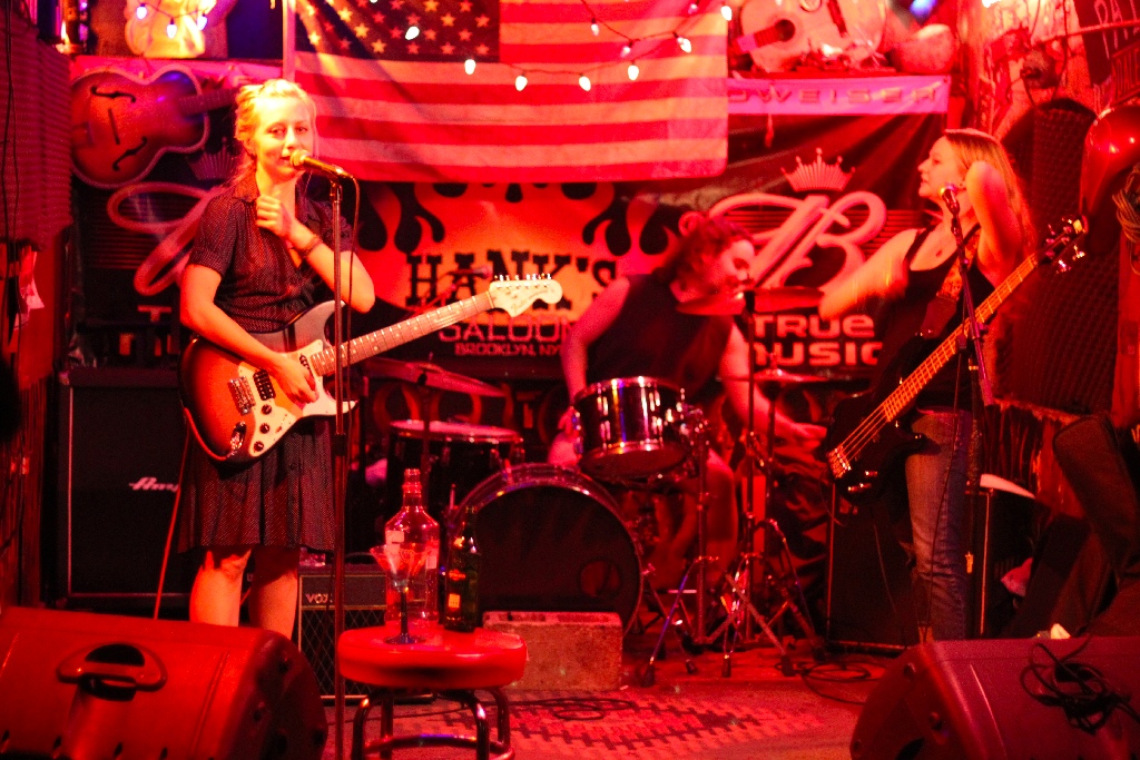 The Lion, the Kitten, & the Cougar - 10